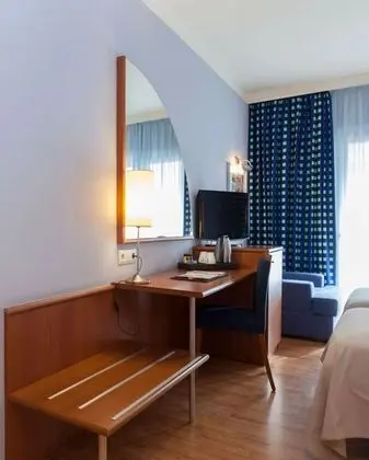 Standard Tek Büyük veya İki Ayrı Yataklı Oda, Balkon