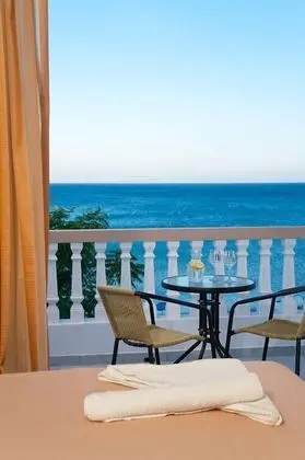 Tek Büyük veya İki Ayrı Yataklı Oda, Balkon, Deniz Manzaralı