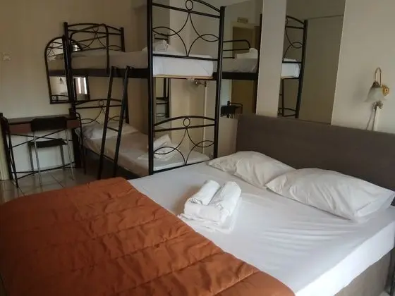 Üç Kişilik Oda