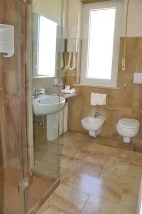 Standard Büyük Yataklı Tek Kişilik Oda