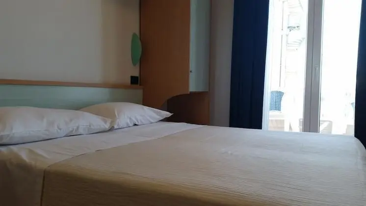 Basic Tek Büyük veya İki Ayrı Yataklı Oda, Balkon, Deniz Manzaralı