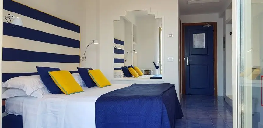 1 Çift Kişilik Veya 2 Tek Kişilik Yatak Sea View