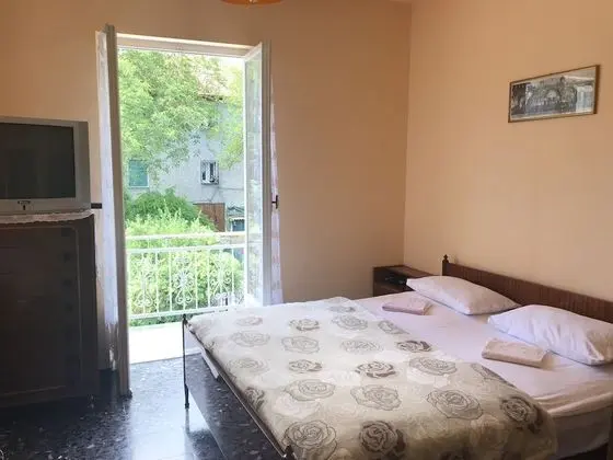 Dört Kişilik Oda, Birden Çok Yatak, Sigara İçilmez