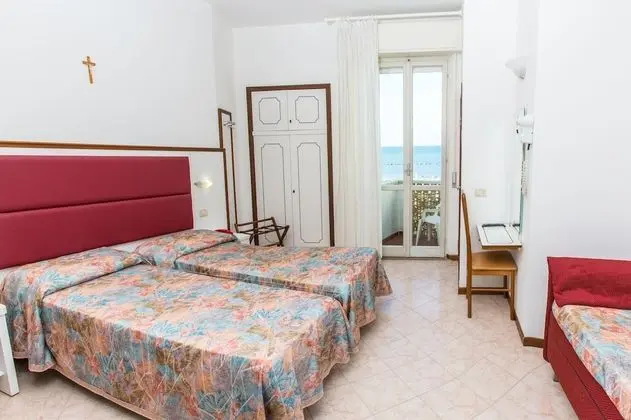 Tek Büyük veya İki Ayrı Yataklı Oda, Balkon