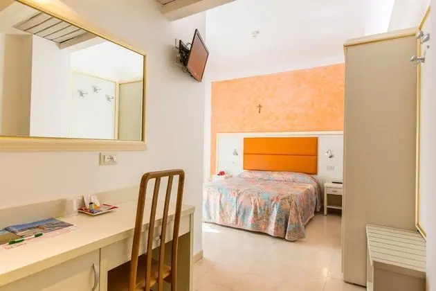 Tek Büyük veya İki Ayrı Yataklı Oda, Balkon