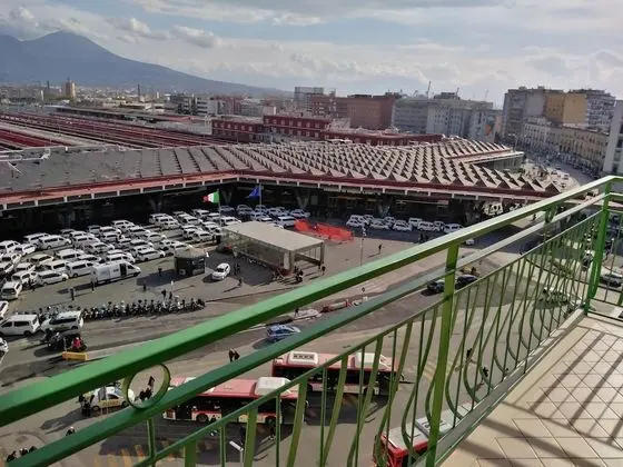 Tek Büyük Yataklı Oda, Balkon