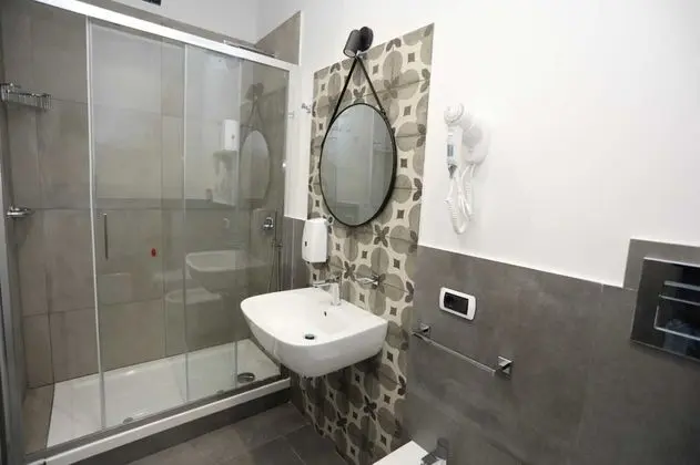 Tek Büyük Yataklı Oda, Balkon