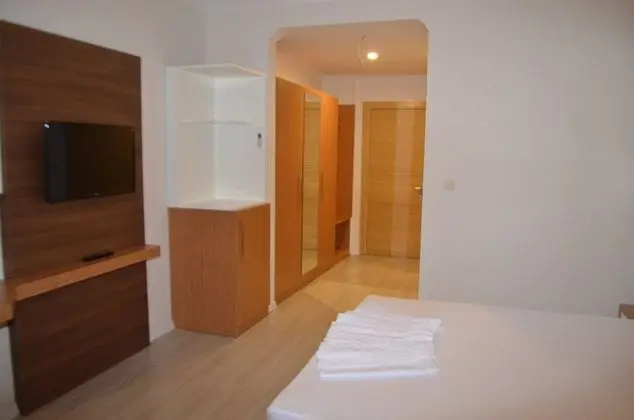 Çatı Katı Oda, Kısmi Deniz Manzaralı