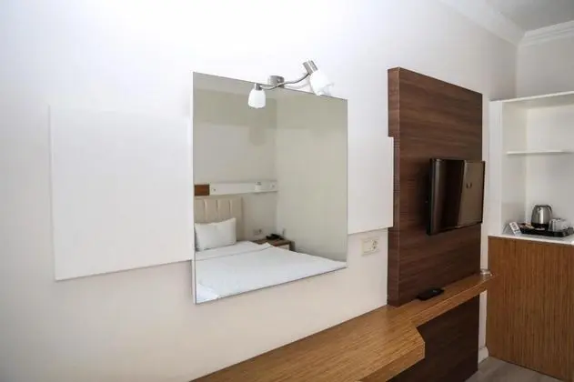 Çatı Katı Oda, Kısmi Deniz Manzaralı