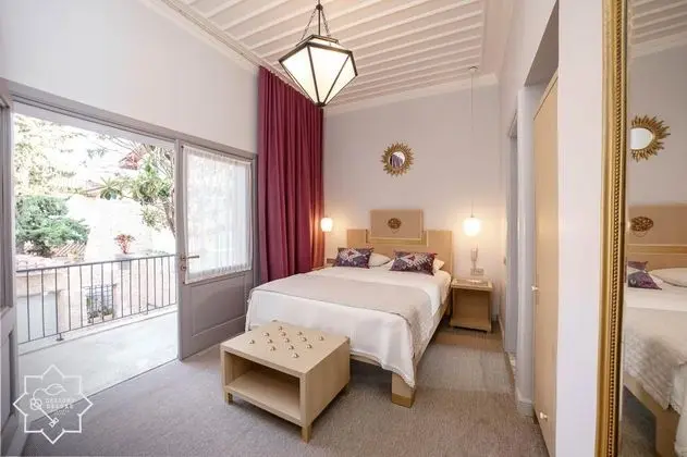 Suite, Kara veya Kısmi Deniz Manzaralı, Balkonlu