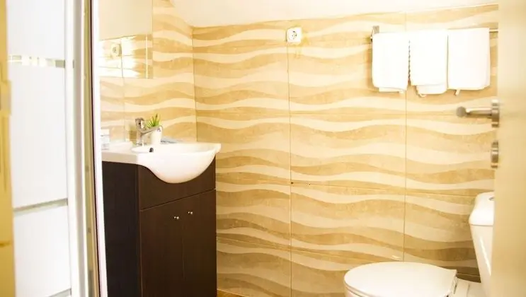 Economy Üç Kişilik Oda, Özel Banyo