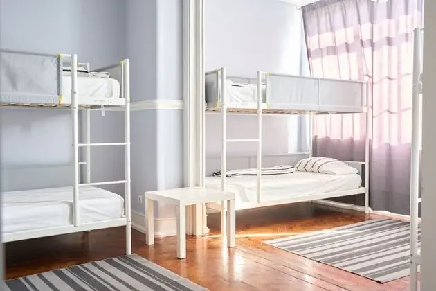 Shared Dormitory, 8 Men only