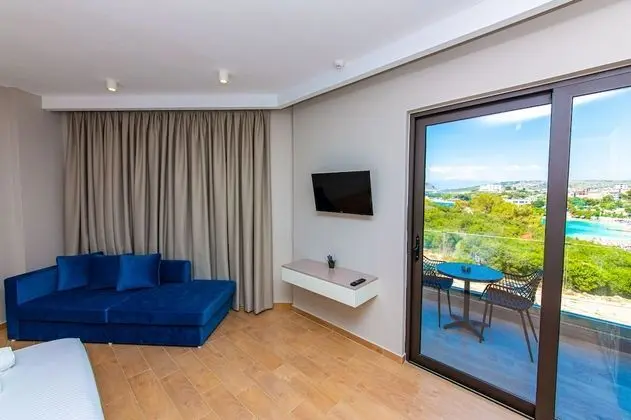 Deluxe Üç Kişilik Oda