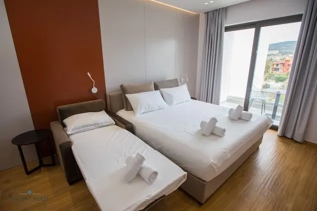 Deluxe Üç Kişilik Oda