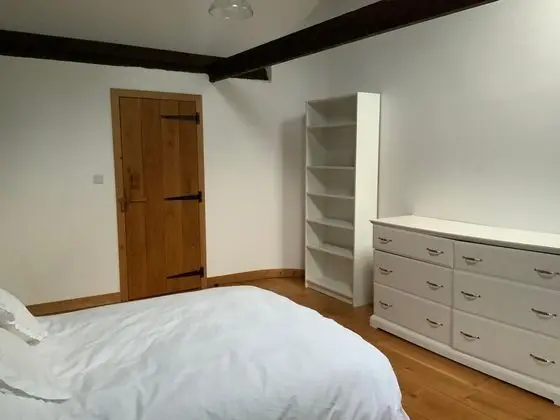 Ev (4 Bedrooms)