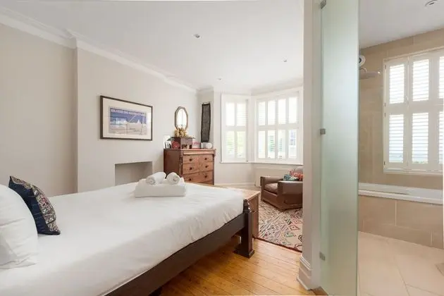 Family Ev (5 Bedrooms)