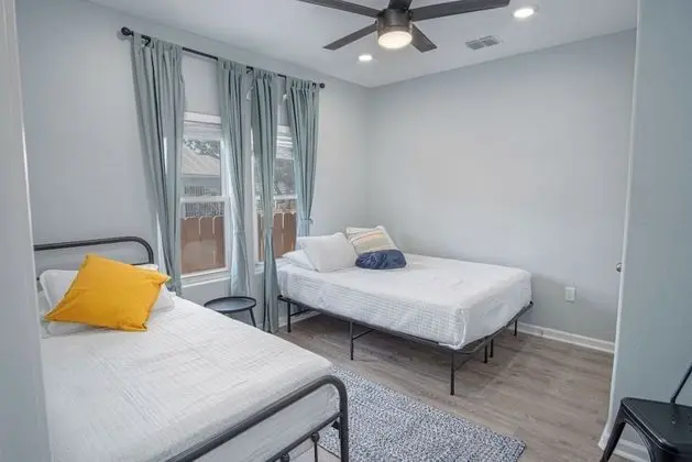 Ev (4 Bedrooms)
