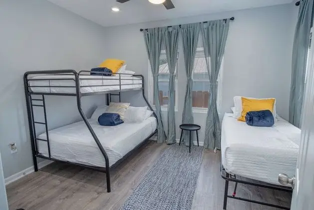 Ev (4 Bedrooms)
