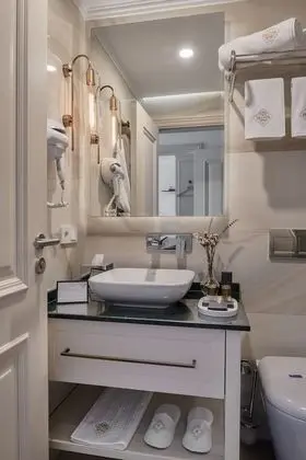 Deluxe Dört Kişilik Oda