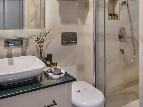Çift Kişilik, Şehir Manzaralı