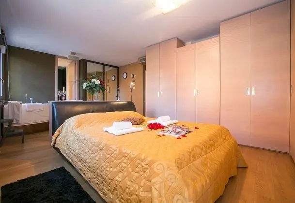 Family Apart Daire, Birden Çok Yatak, Buzdolabı ve Mikrodalga (Della Fontana Penthouse)