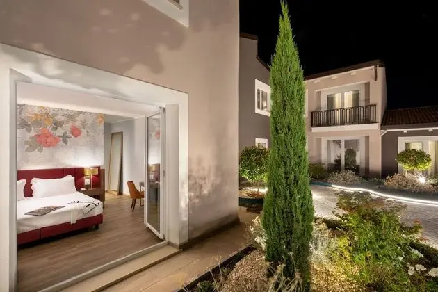 Comfort Tek Büyük veya İki Ayrı Yataklı Oda