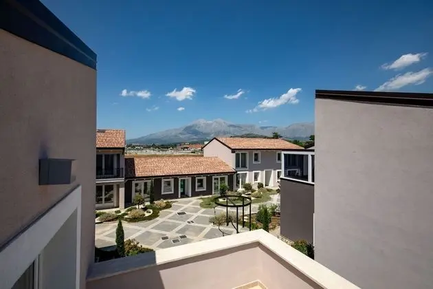 Comfort Tek Büyük veya İki Ayrı Yataklı Oda, Balkon