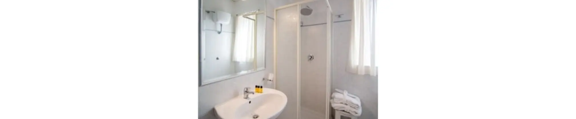 Economy Tek Büyük Yataklı Oda