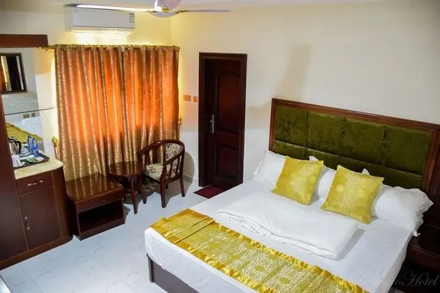 Deluxe Tek Büyük Yataklı Oda