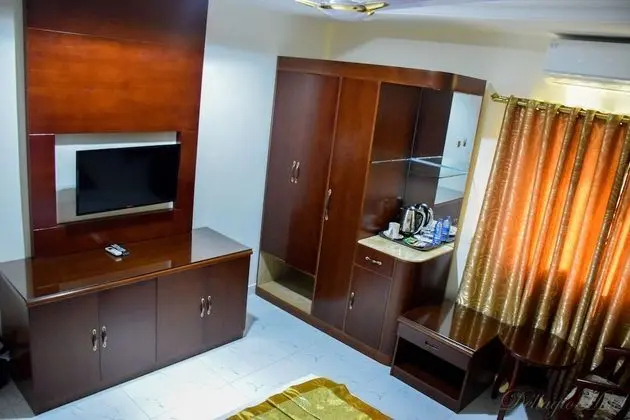 Deluxe Tek Büyük Yataklı Oda