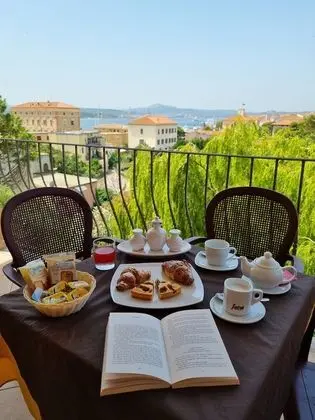 Superior Tek Büyük Yataklı Oda, Balkon, Deniz Manzaralı