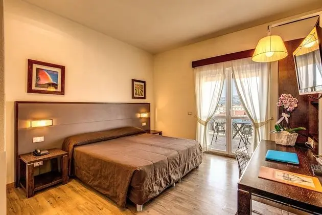 Superior Tek Büyük Yataklı Oda, Balkon, Şehir Manzaralı