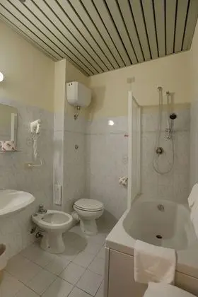 Superior Tek Büyük Yataklı Oda, Balkon, Şehir Manzaralı