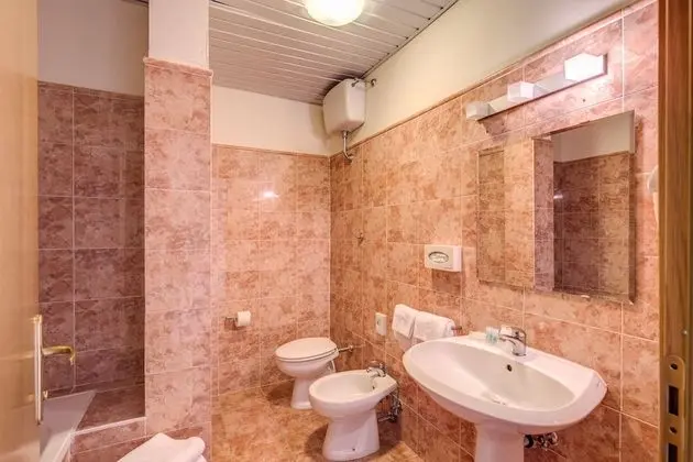 Superior Tek Büyük Yataklı Oda, Balkon, Şehir Manzaralı