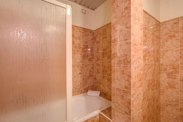 Superior Tek Büyük Yataklı Oda, Balkon, Şehir Manzaralı