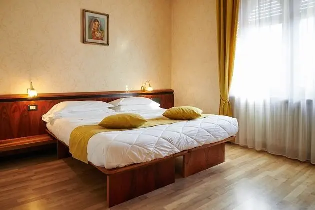 Classic Tek Büyük veya İki Ayrı Yataklı Oda