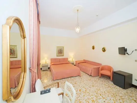 Standard Üç Kişilik Oda