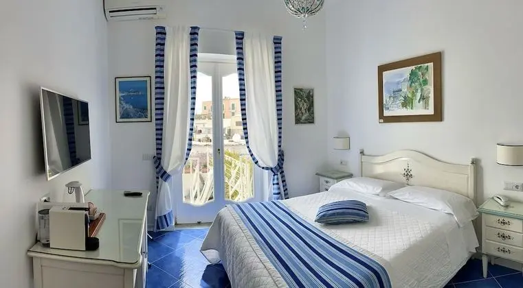Standard Tek Büyük veya İki Ayrı Yataklı Oda, Balkon