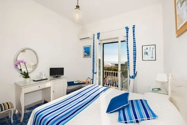 Standard Tek Büyük veya İki Ayrı Yataklı Oda, Balkon