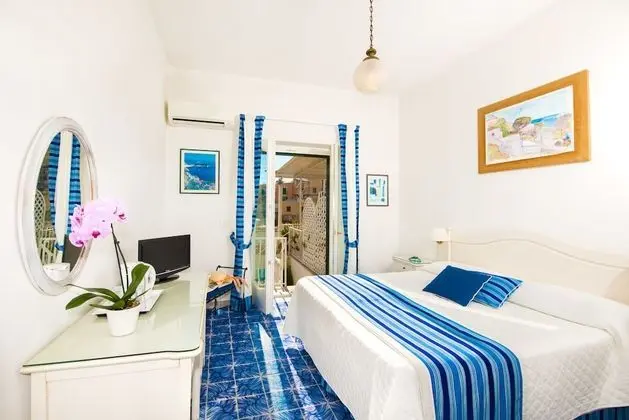 Standard Tek Büyük veya İki Ayrı Yataklı Oda, Balkon
