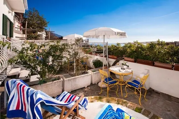 Standard Tek Büyük veya İki Ayrı Yataklı Oda, Balkon