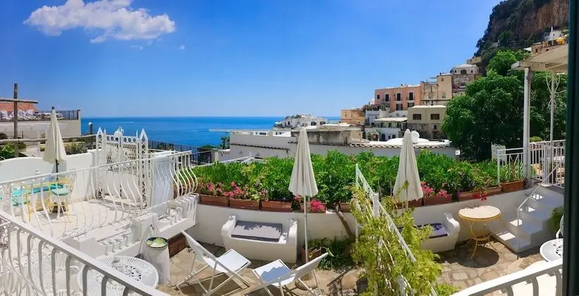 Standard Tek Büyük veya İki Ayrı Yataklı Oda, Balkon