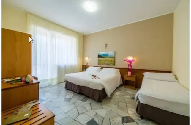 Standard Tek Büyük veya İki Ayrı Yataklı Oda