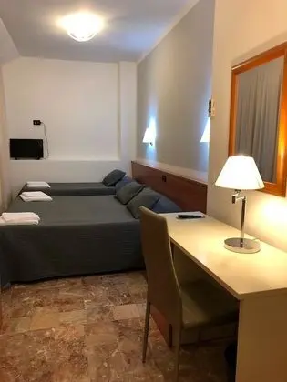 Basic Üç Kişilik Oda