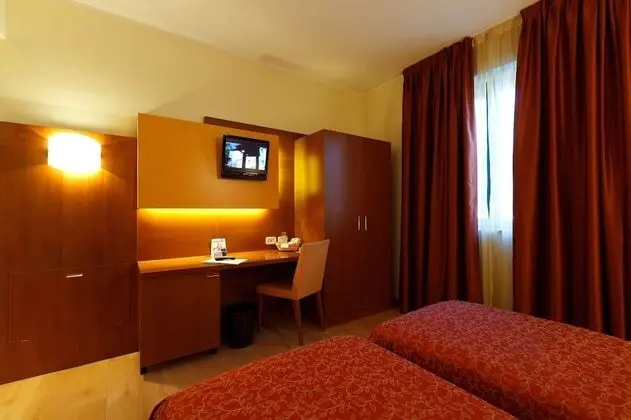 Standard Tek Büyük veya İki Ayrı Yataklı Oda