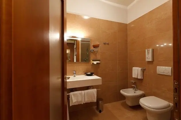 Standard Tek Büyük veya İki Ayrı Yataklı Oda