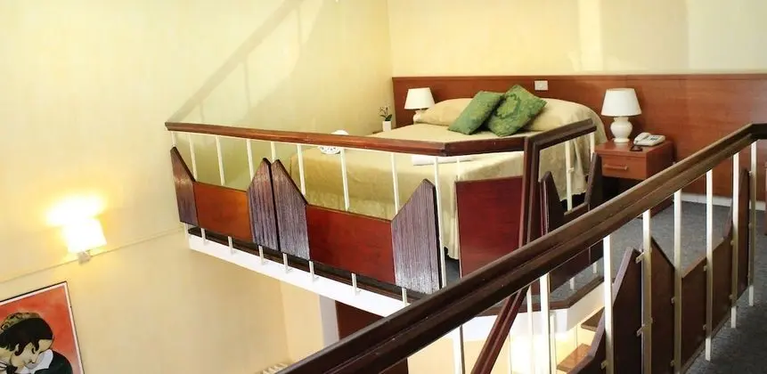 Classic Üç Kişilik Oda