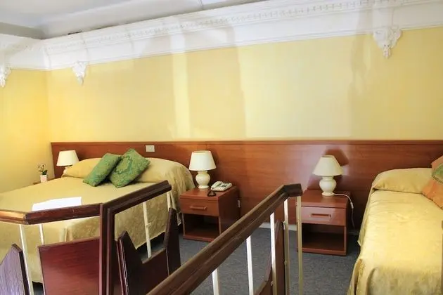 Classic Üç Kişilik Oda