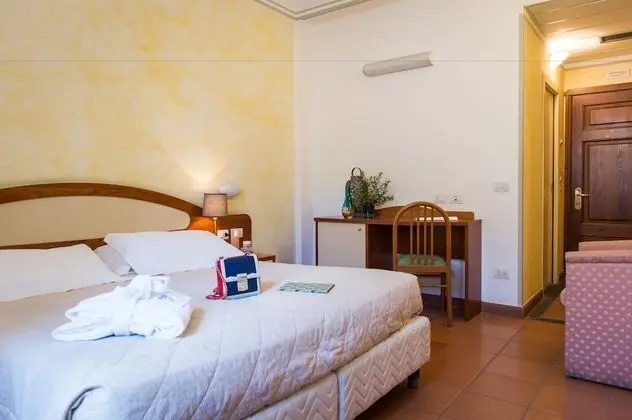 Classic Tek Büyük veya İki Ayrı Yataklı Oda