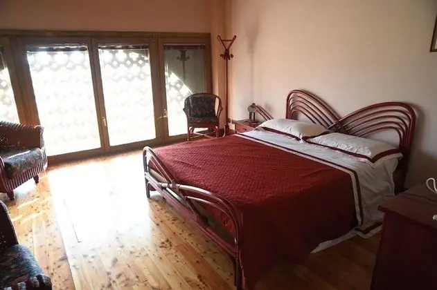 Tek Büyük Yataklı Oda, Ortak Banyo (Vaico)